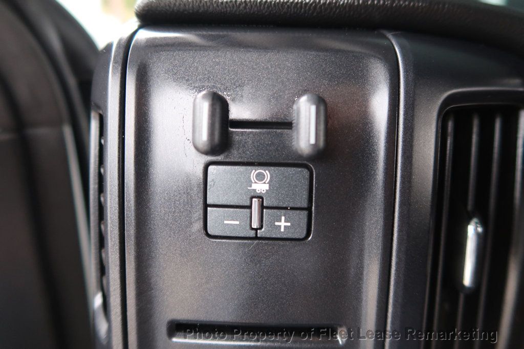 2015 Chevrolet Silverado 2500HD Silverado 2500 4WD Crew Cab Utility Body - 22955265 - 34