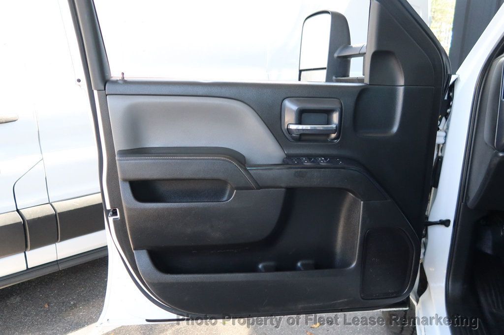 2015 Chevrolet Silverado 2500HD Silverado 2500 4WD Double Cab Utility  - 22356934 - 12
