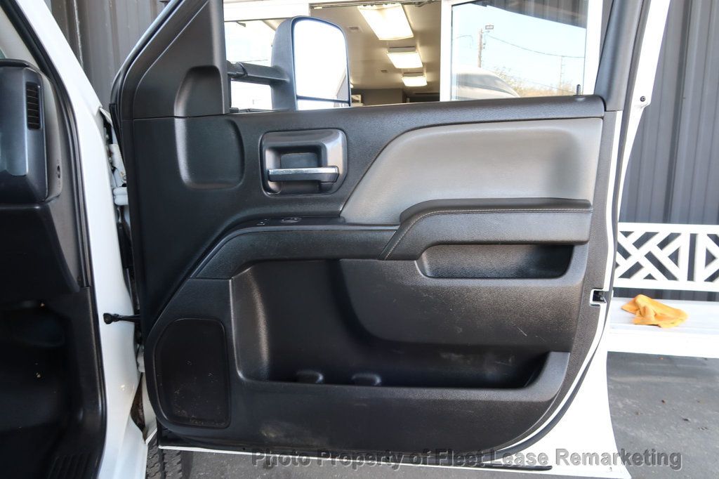 2015 Chevrolet Silverado 2500HD Silverado 2500 4WD Double Cab Utility  - 22356934 - 21