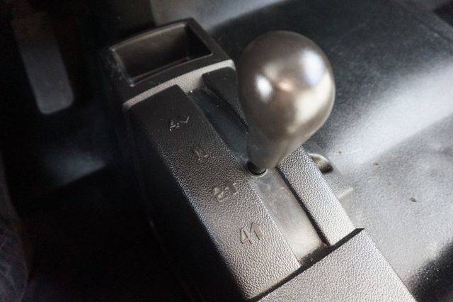 2015 Chevrolet Silverado 2500HD WORK TRUCK, 4X4, LONG BED, GAS ENGINE, TOWING PACKAGE - 23017234 - 30