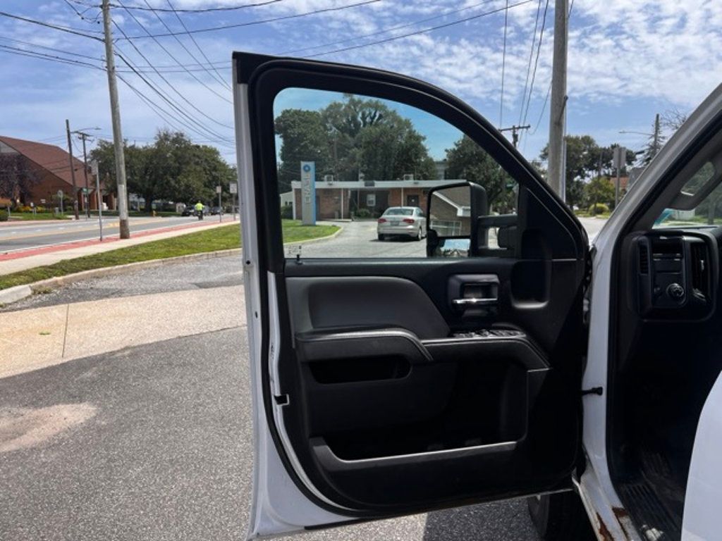 2015 Chevrolet Silverado 3500HD CREW CAB LIFTGATE 20,000 ORIGINAL MILES - 22512225 - 25