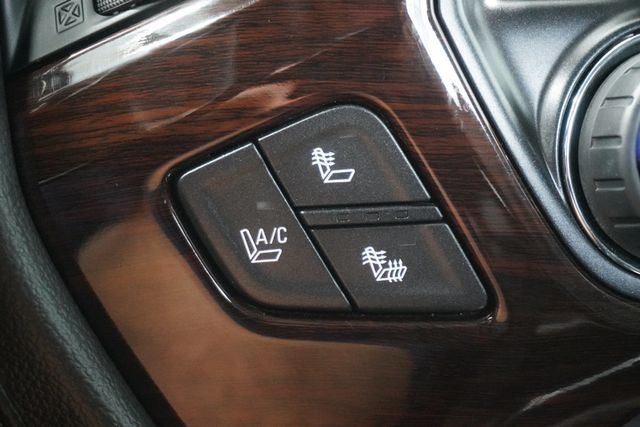 2015 Chevrolet Silverado 3500HD LTZ - 22995858 - 20