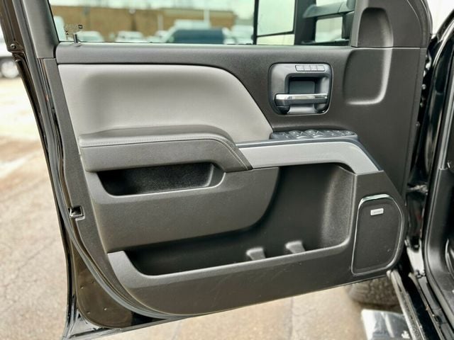 2015 Chevrolet Silverado 3500HD LTZ - 22952296 - 13