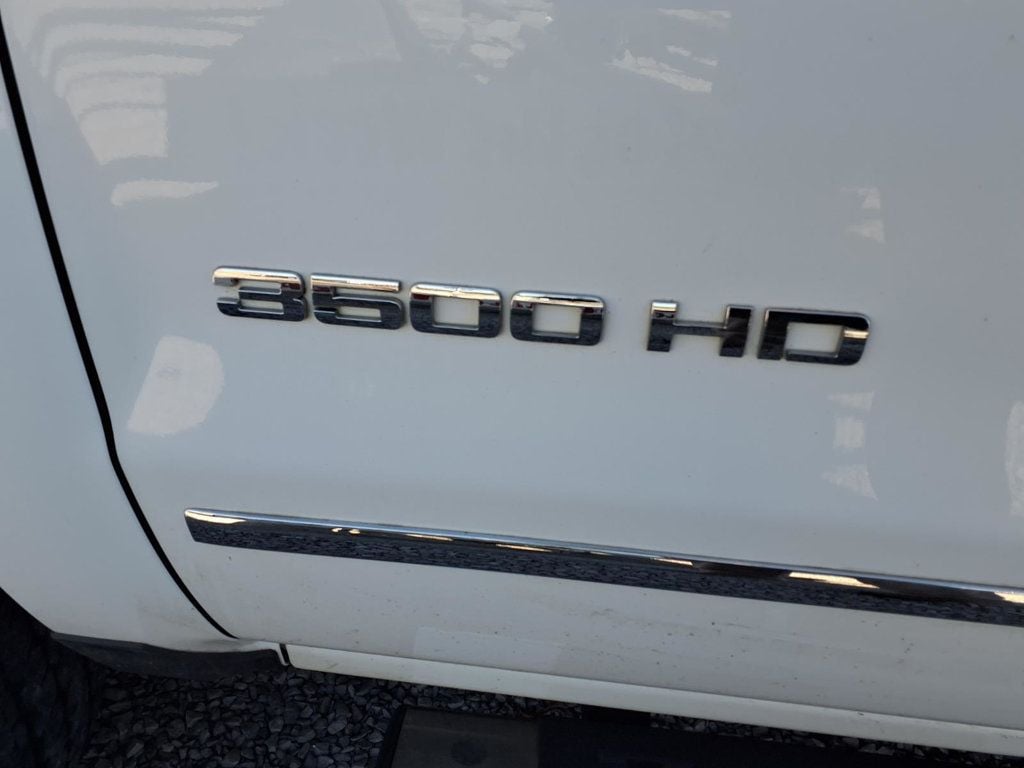 2015 Chevrolet Silverado 3500HD LTZ Pickup 4D 8 ft - 23093715 - 17