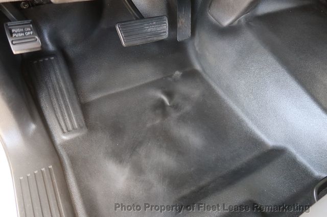 2015 Chevrolet Silverado 3500HD Silverado 3500HD 4WD Crew Cab Enclosed Utility DRW - 23042736 - 10