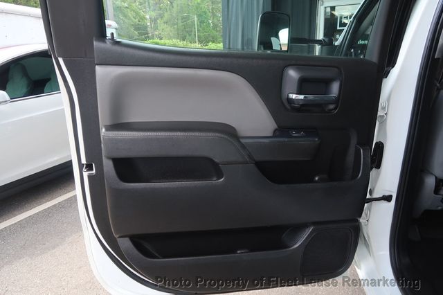 2015 Chevrolet Silverado 3500HD Silverado 3500HD 4WD Crew Cab Enclosed Utility DRW - 23042736 - 15