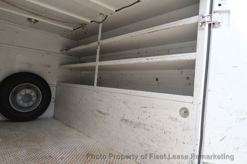 2015 Chevrolet Silverado 3500HD Silverado 3500HD 4WD Crew Cab Enclosed Utility DRW - 23042736 - 18
