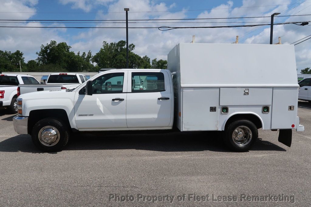 2015 Chevrolet Silverado 3500HD Silverado 3500HD 4WD Crew Cab Enclosed Utility DRW - 23042736 - 1