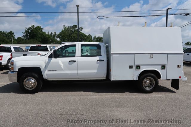 2015 Chevrolet Silverado 3500HD Silverado 3500HD 4WD Crew Cab Enclosed Utility DRW - 23042736 - 1