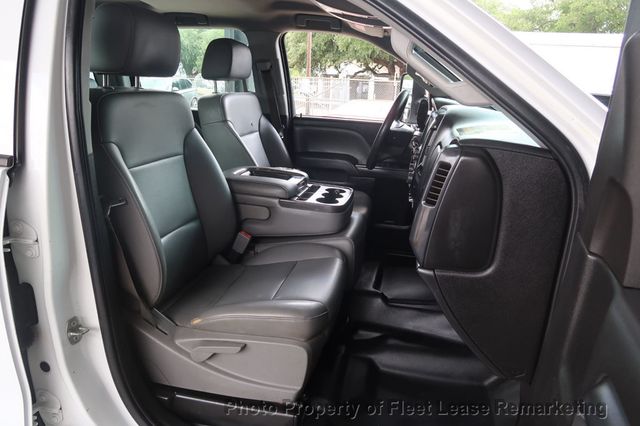 2015 Chevrolet Silverado 3500HD Silverado 3500HD 4WD Crew Cab Enclosed Utility DRW - 23042736 - 25