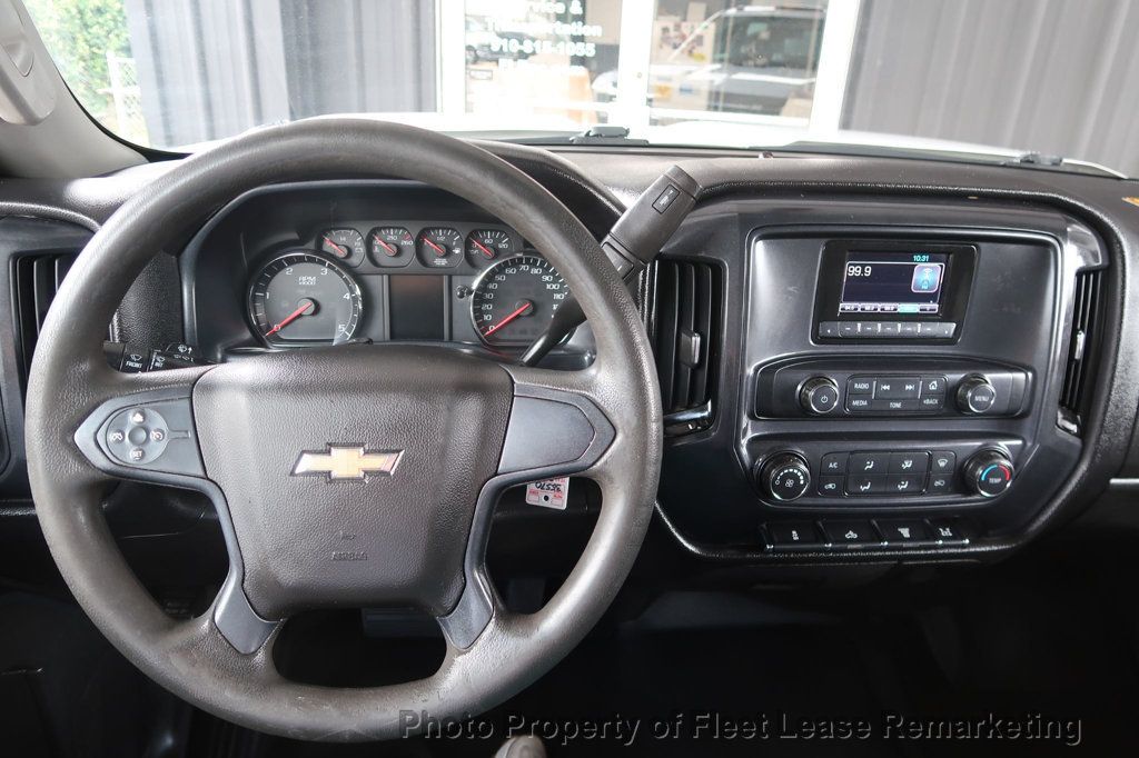 2015 Chevrolet Silverado 3500HD Silverado 3500HD 4WD Crew Cab Enclosed Utility DRW - 23042736 - 28