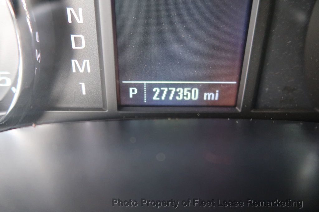 2015 Chevrolet Silverado 3500HD Silverado 3500HD 4WD Crew Cab Enclosed Utility DRW - 23042736 - 29