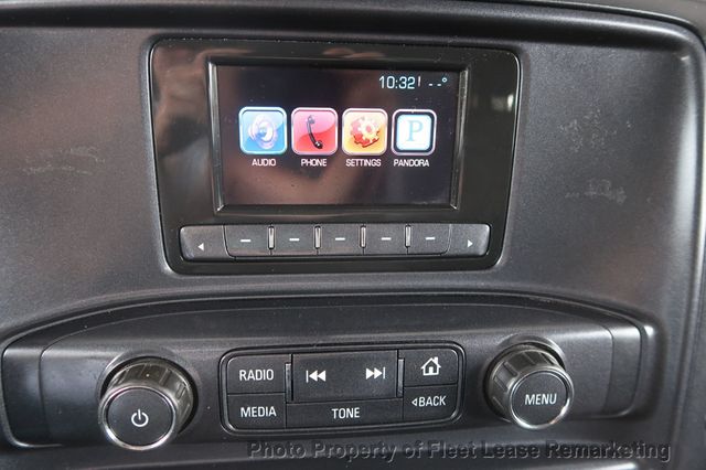 2015 Chevrolet Silverado 3500HD Silverado 3500HD 4WD Crew Cab Enclosed Utility DRW - 23042736 - 31