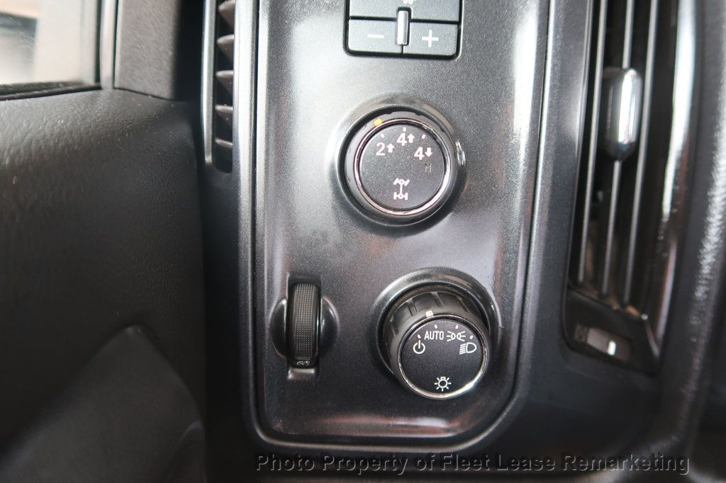 2015 Chevrolet Silverado 3500HD Silverado 3500HD 4WD Crew Cab Enclosed Utility DRW - 23042736 - 34