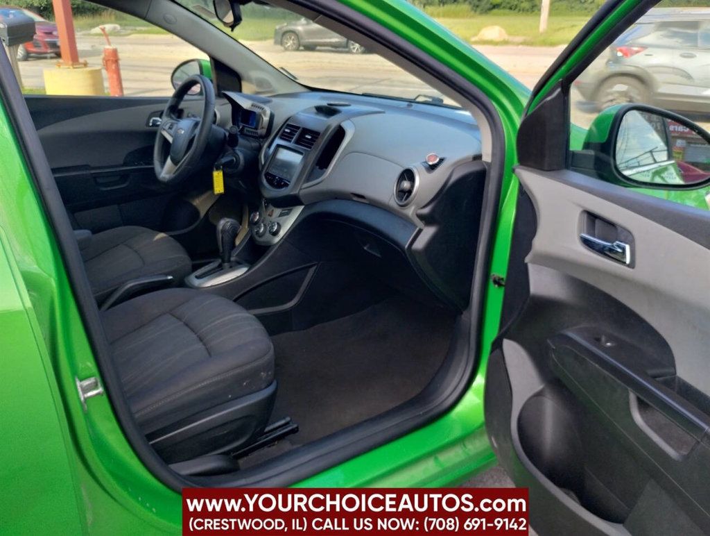 2015 Chevrolet Sonic 4dr Sedan Automatic LT - 22892153 - 17