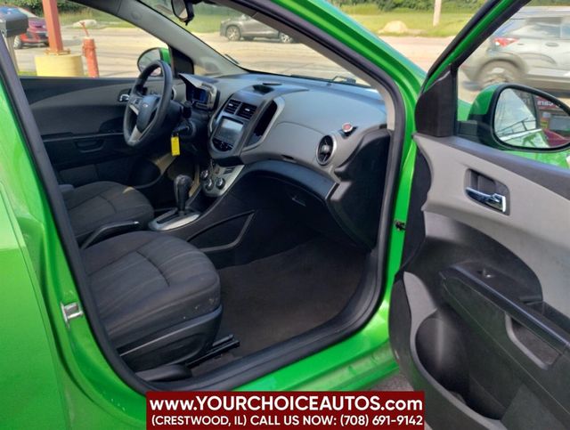 2015 Chevrolet Sonic 4dr Sedan Automatic LT - 22892153 - 17