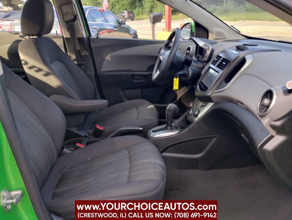 2015 Chevrolet Sonic 4dr Sedan Automatic LT - 22892153 - 18