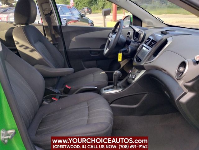 2015 Chevrolet Sonic 4dr Sedan Automatic LT - 22892153 - 18