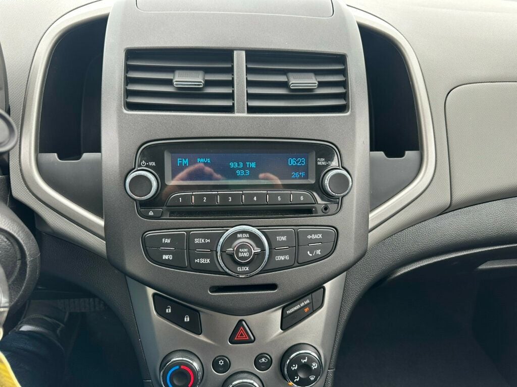 2015 Chevrolet Sonic 4dr Sedan Automatic LT - 22952771 - 10