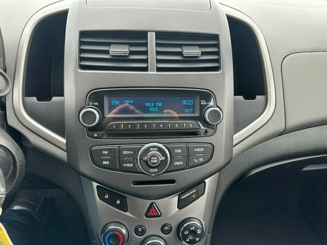 2015 Chevrolet Sonic 4dr Sedan Automatic LT - 22952771 - 10