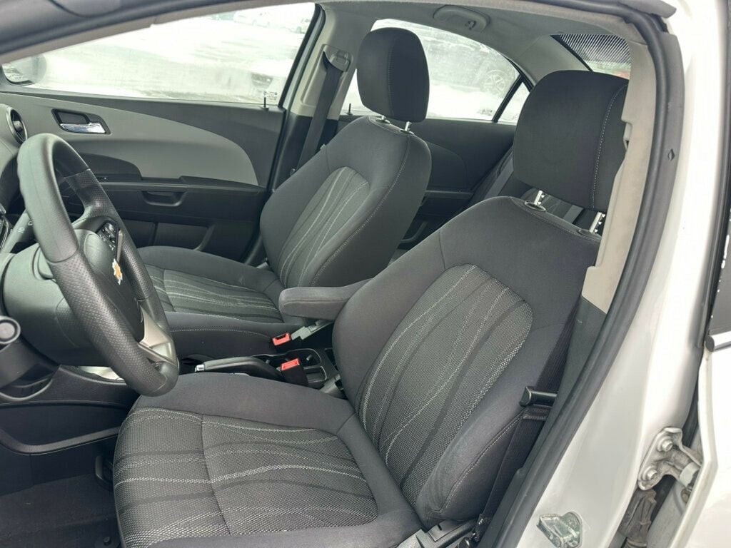 2015 Chevrolet Sonic 4dr Sedan Automatic LT - 22952771 - 13
