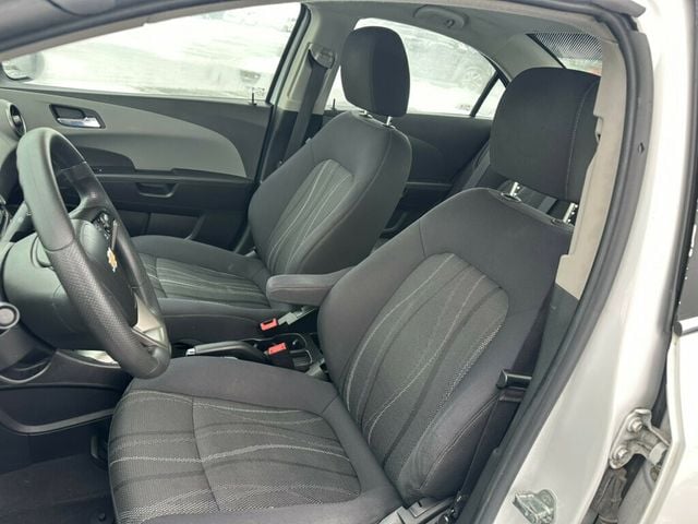 2015 Chevrolet Sonic 4dr Sedan Automatic LT - 22952771 - 13