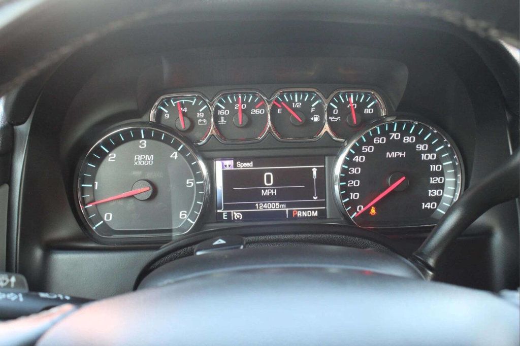 2015 Chevrolet Suburban 4WD 4dr LT - 22927039 - 21