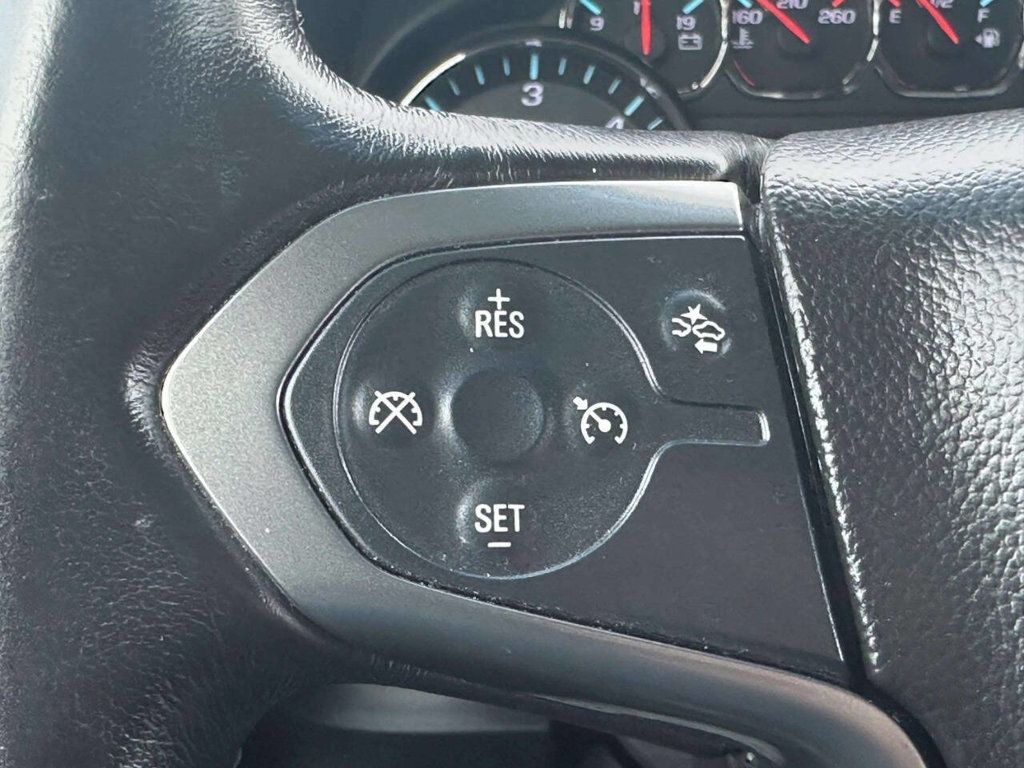 2015 Chevrolet Suburban 4WD 4dr LT - 23001201 - 33