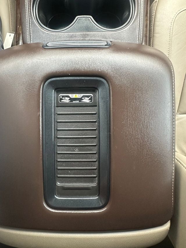 2015 Chevrolet Suburban 4WD 4dr LT - 22426587 - 25