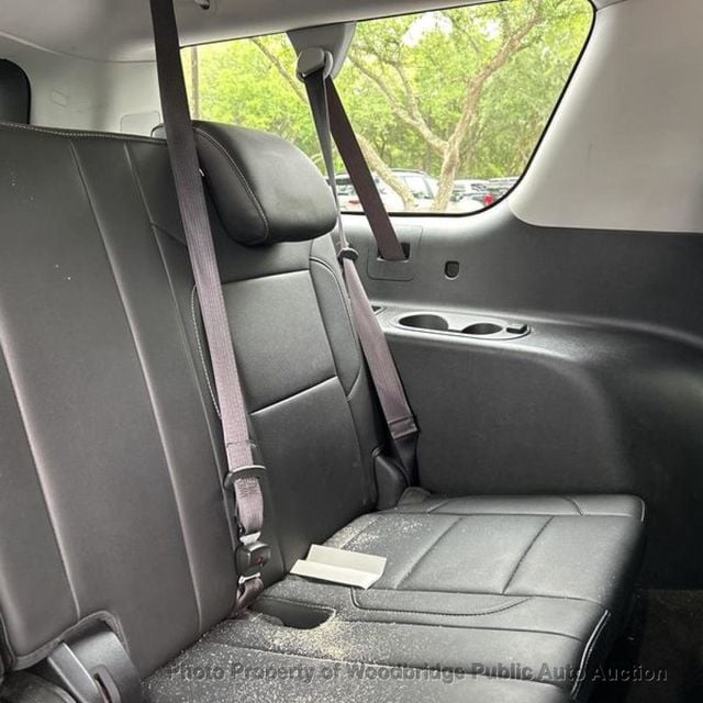 2015 Chevrolet Suburban 4WD 4dr LTZ - 23021479 - 19