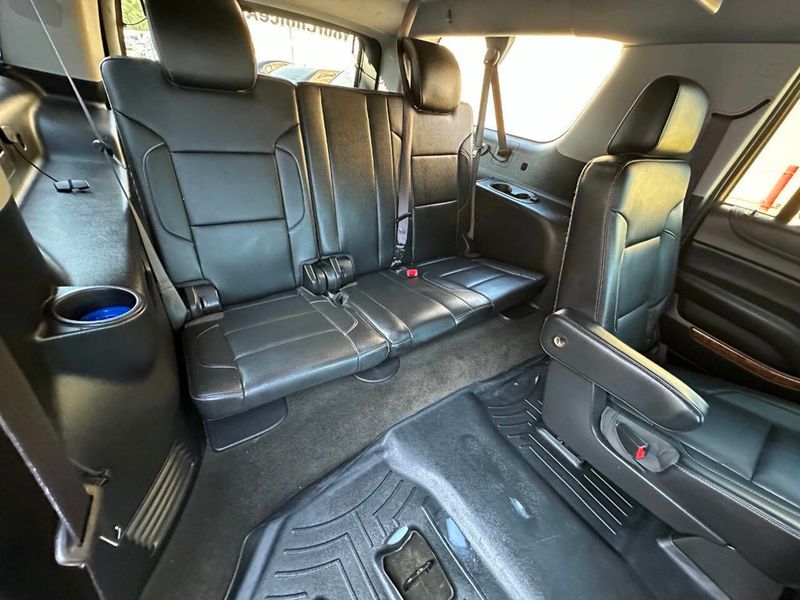 2015 Chevrolet Suburban 4WD 4dr LTZ - 22916534 - 31
