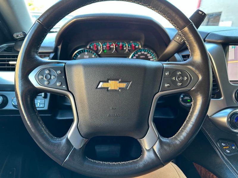 2015 Chevrolet Suburban 4WD 4dr LTZ - 22916534 - 40