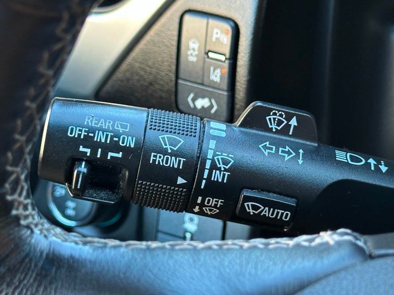 2015 Chevrolet Suburban 4WD 4dr LTZ - 22916534 - 43