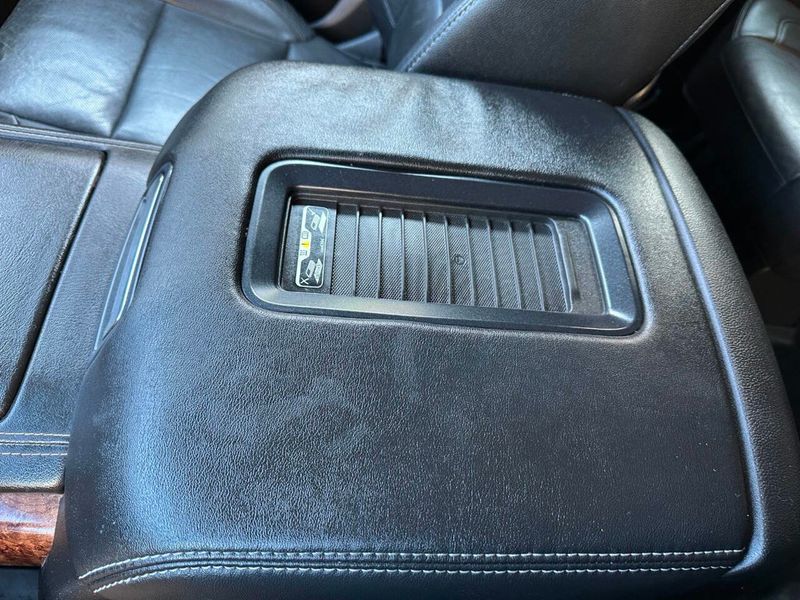 2015 Chevrolet Suburban 4WD 4dr LTZ - 22916534 - 56