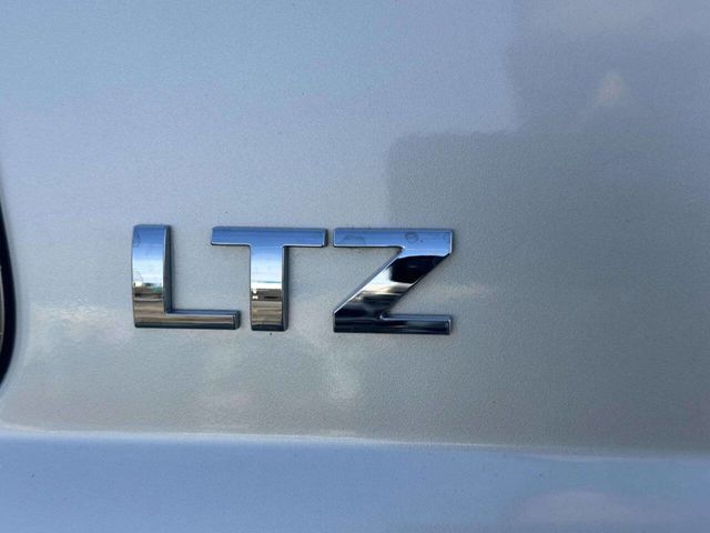 2015 Chevrolet Suburban 4WD 4dr LTZ - 22983731 - 14