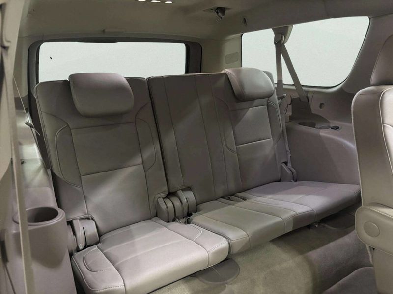 2015 Chevrolet Suburban 4WD 4dr LTZ - 22997915 - 20