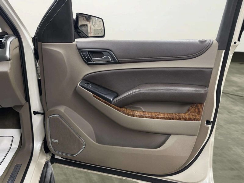 2015 Chevrolet Suburban 4WD 4dr LTZ - 22997915 - 22