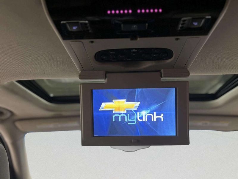 2015 Chevrolet Suburban 4WD 4dr LTZ - 22997915 - 25