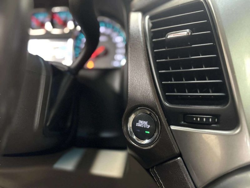 2015 Chevrolet Suburban 4WD 4dr LTZ - 22997915 - 31