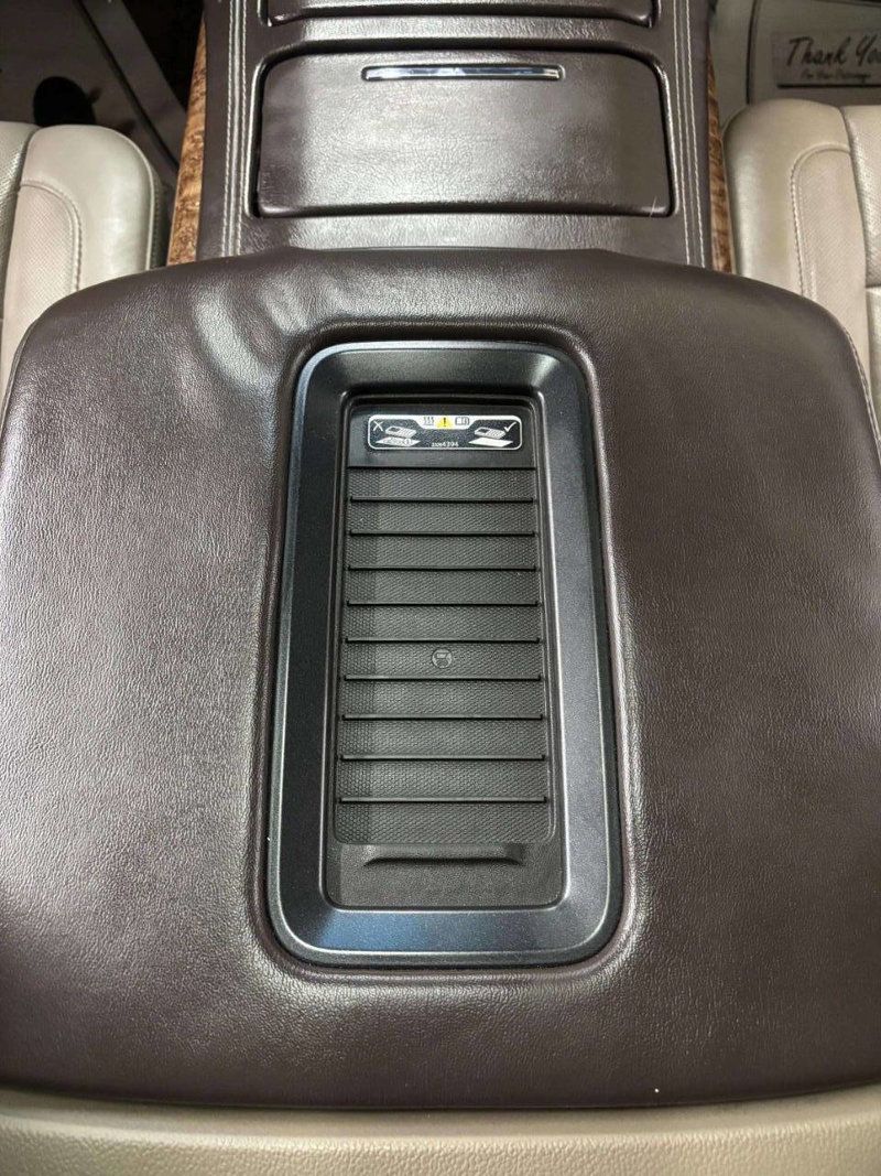 2015 Chevrolet Suburban 4WD 4dr LTZ - 22997915 - 32