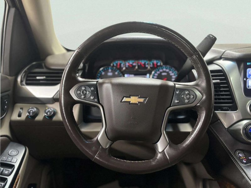 2015 Chevrolet Suburban 4WD 4dr LTZ - 22997915 - 34