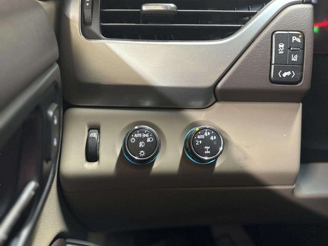 2015 Chevrolet Suburban 4WD 4dr LTZ - 22997915 - 42