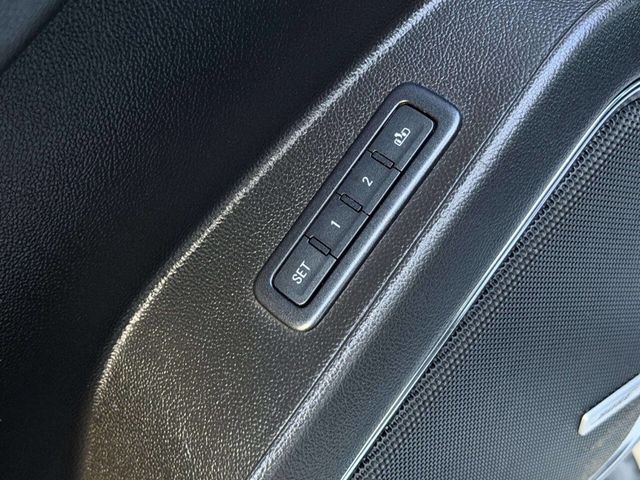 2015 Chevrolet Suburban 4WD 4dr LTZ - 23049613 - 18