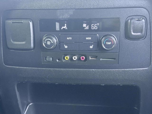 2015 Chevrolet Suburban 4WD 4dr LTZ - 23049613 - 33