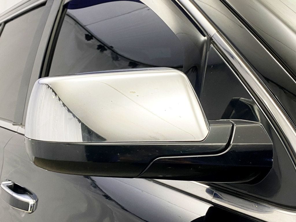 2015 Chevrolet Suburban 4WD 4dr LTZ - 22939948 - 17