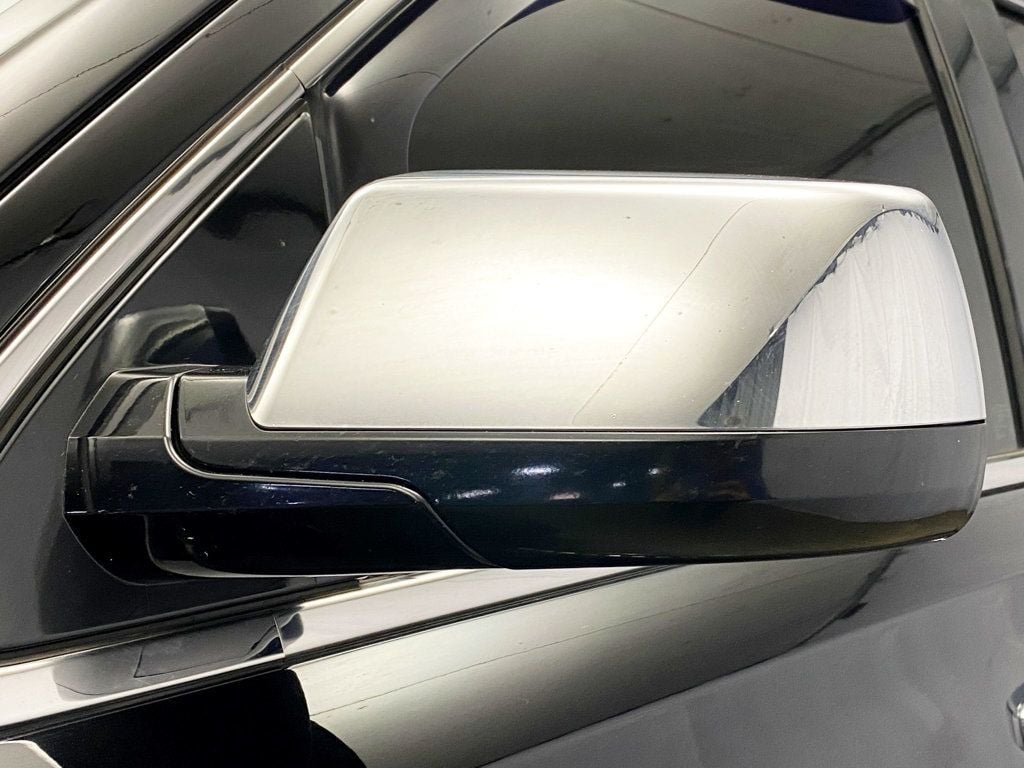 2015 Chevrolet Suburban 4WD 4dr LTZ - 22939948 - 18