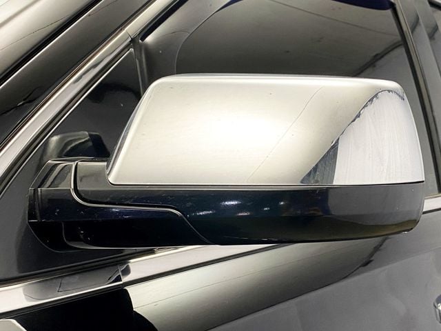 2015 Chevrolet Suburban 4WD 4dr LTZ - 22939948 - 18