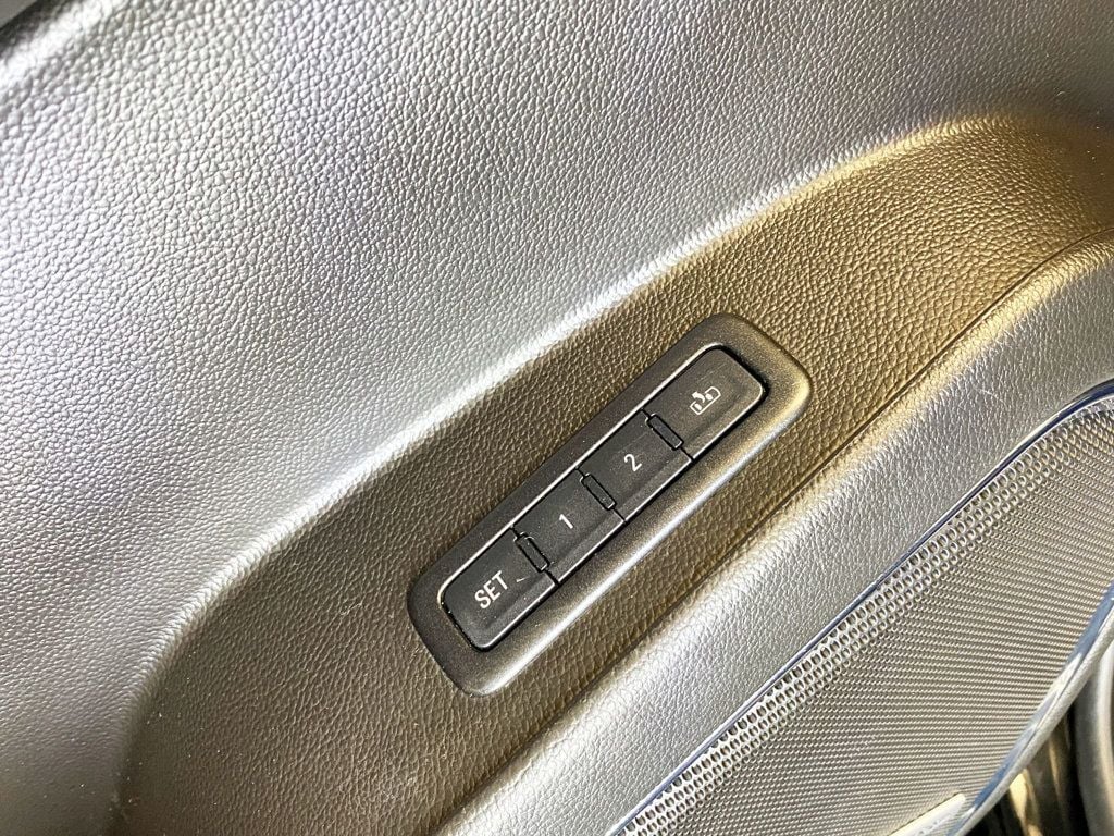 2015 Chevrolet Suburban 4WD 4dr LTZ - 22939948 - 23