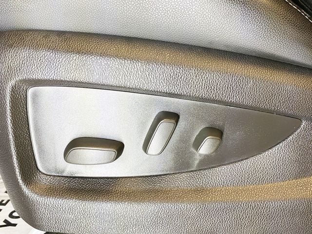 2015 Chevrolet Suburban 4WD 4dr LTZ - 22939948 - 26