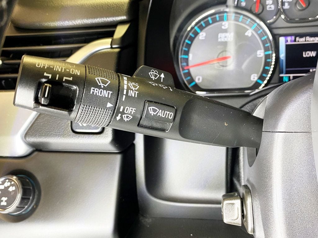 2015 Chevrolet Suburban 4WD 4dr LTZ - 22939948 - 32